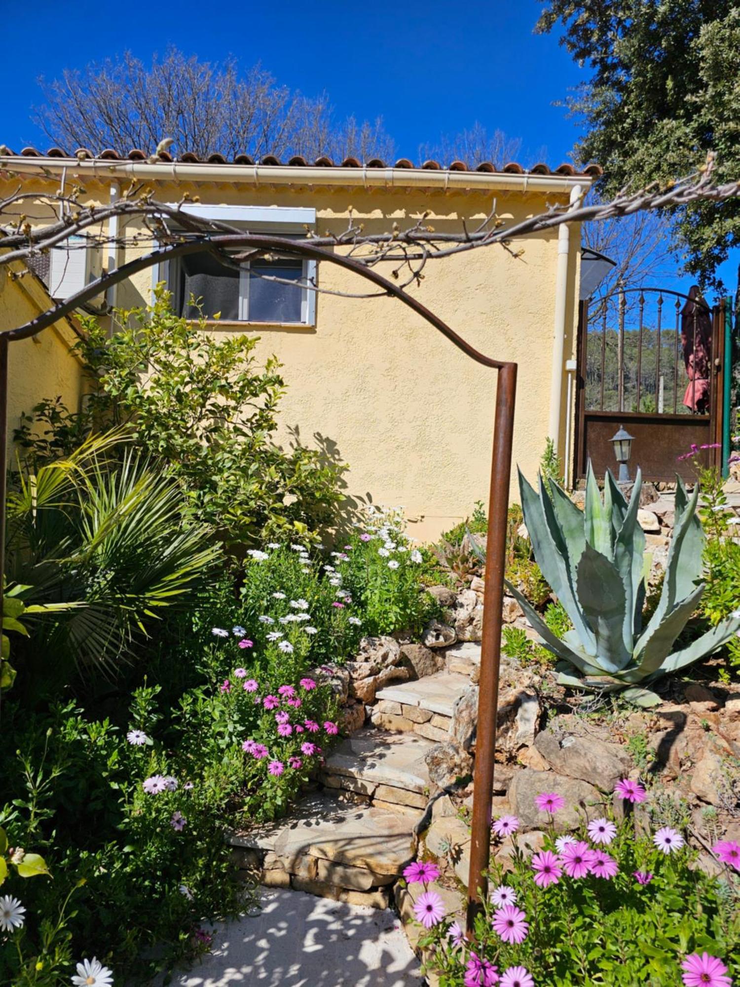 1262 Chemin Des Pignatelles La Motte (Var)